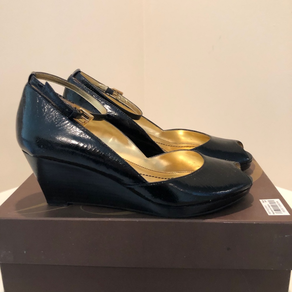 EUC! Enzo Angiolini Precious Peep Toe Wedge Heels